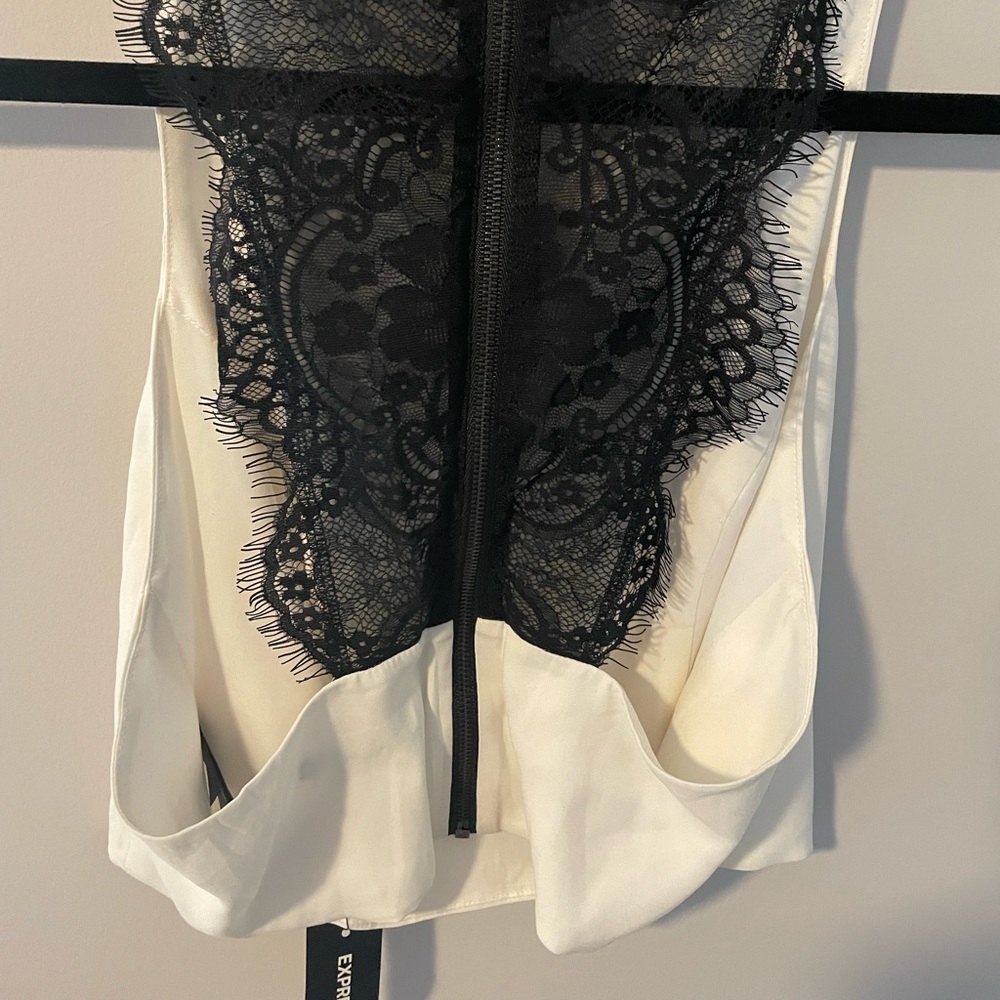 🖤Express lace crop🖤